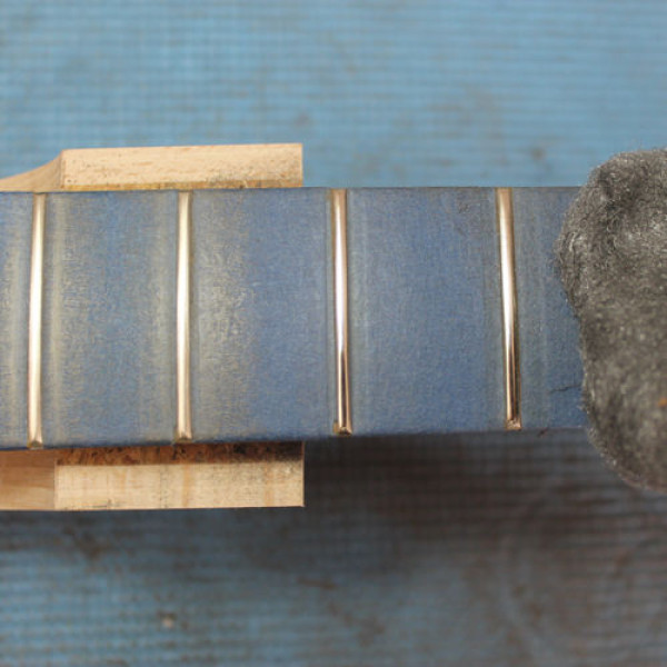 Fine steel shop wool guitar